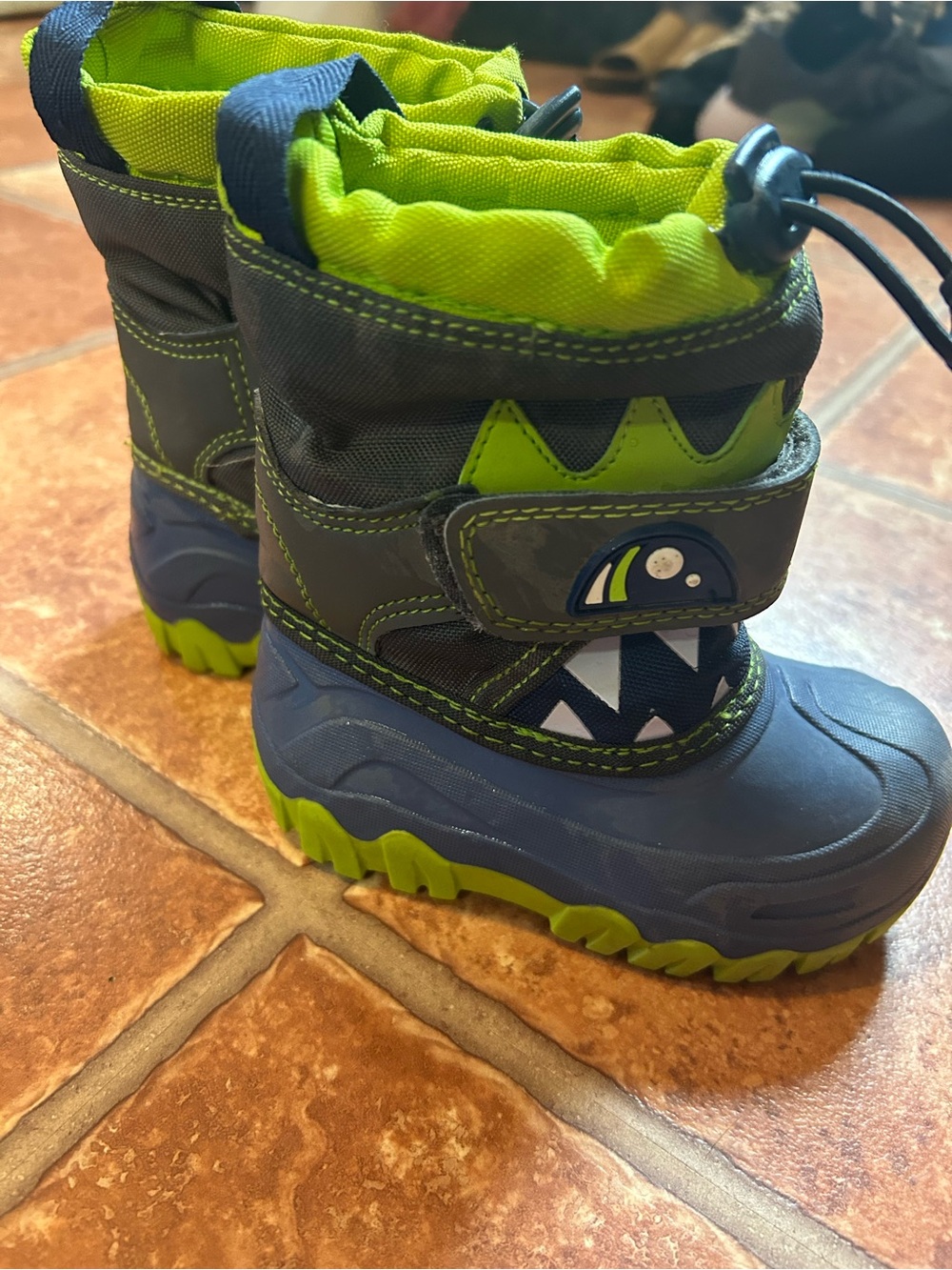 Children's Winter Snow Boots in Navy and Lime Green